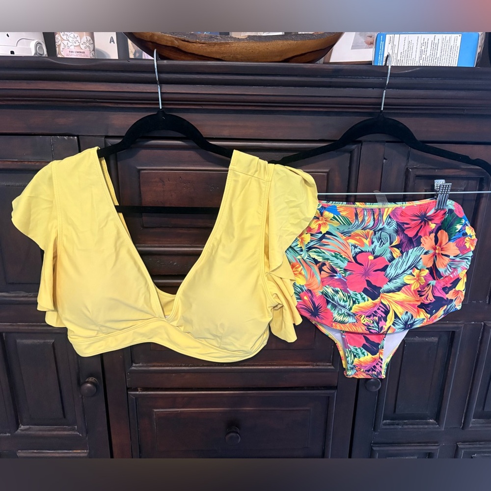Sporlike Yellow Ruffle Bikini Top with Floral High-Waisted Bottoms - Picture 5 of 6